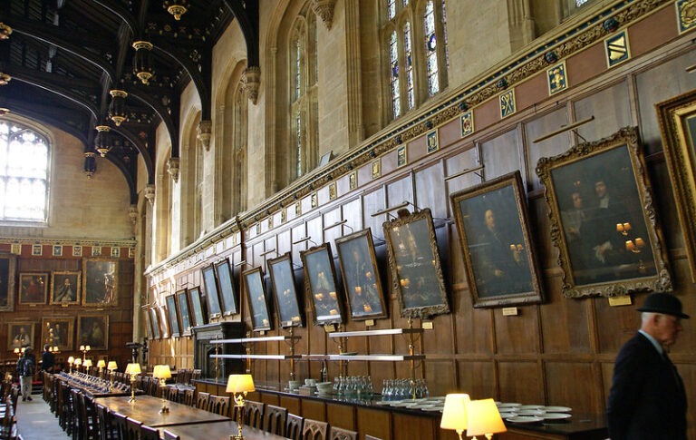 Harry Potter Filming Locations: Christ Church's Dining Hall. Photo courtesy of ChiralJon via Flickr Commons.