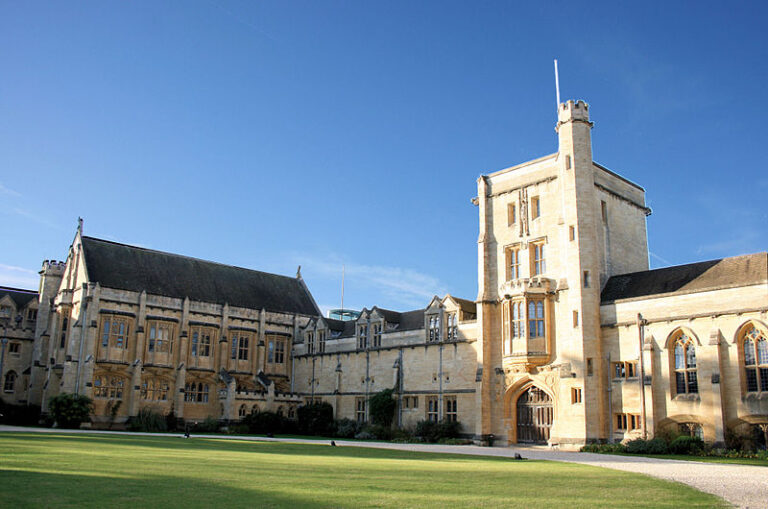 Mansfield College, Oxford - The college entrance. Image courtesy of Wikipedia.