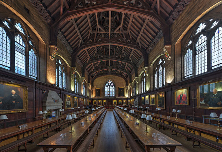 The Dining Hall at Balliol College, Oxford University. Image courtesy of Wikipedia.