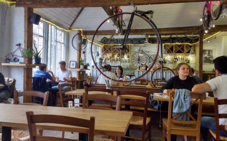 Oxford Breakfast Places: The Handle Bar