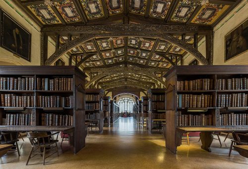 Oxford University - Old library (Duke Humfrey’s). Image courtesy of Wikipedia.